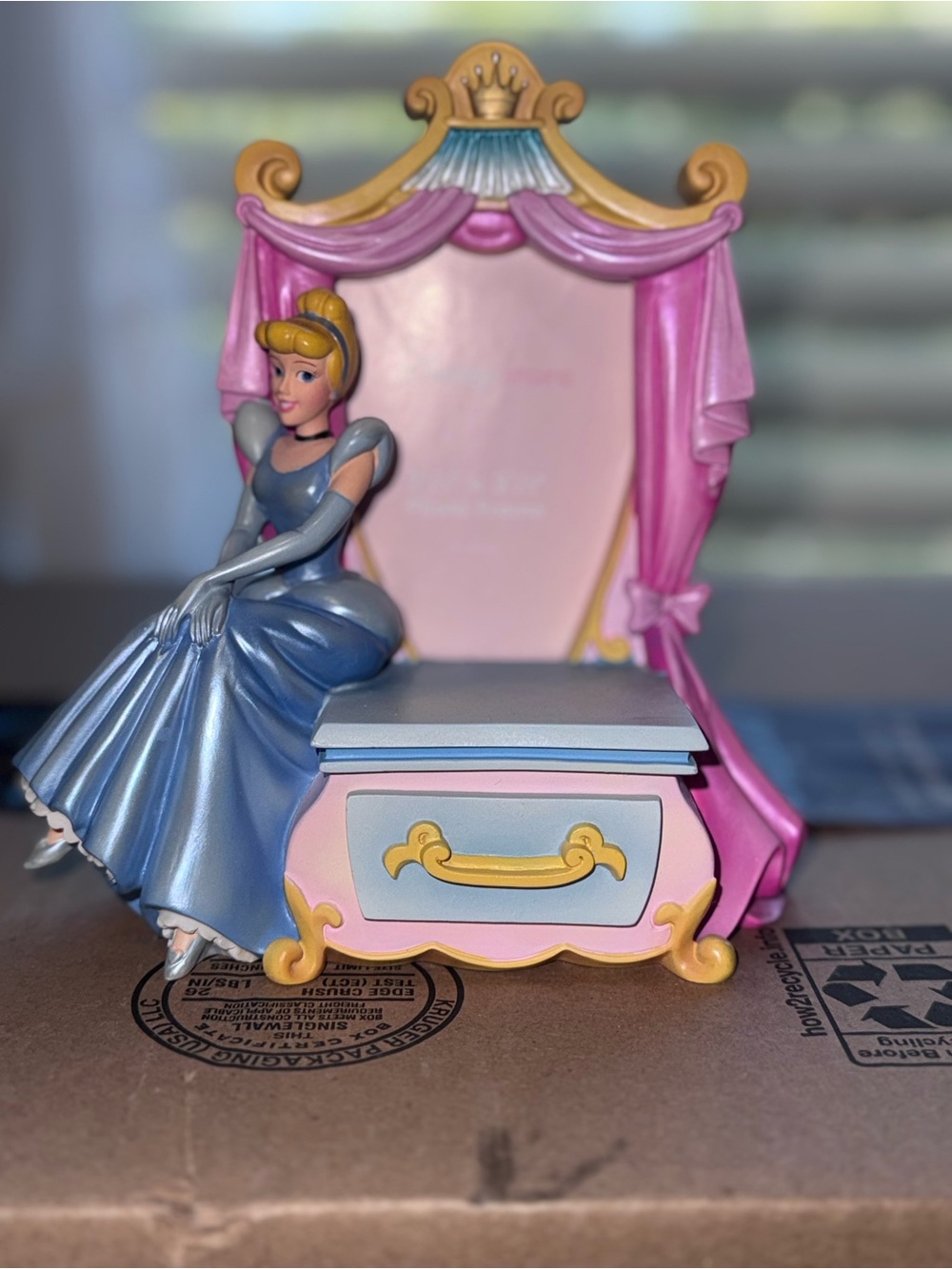 Vintage Cinderella Resin 3D Keepsake Picture Frame With Trinket Box Draw!